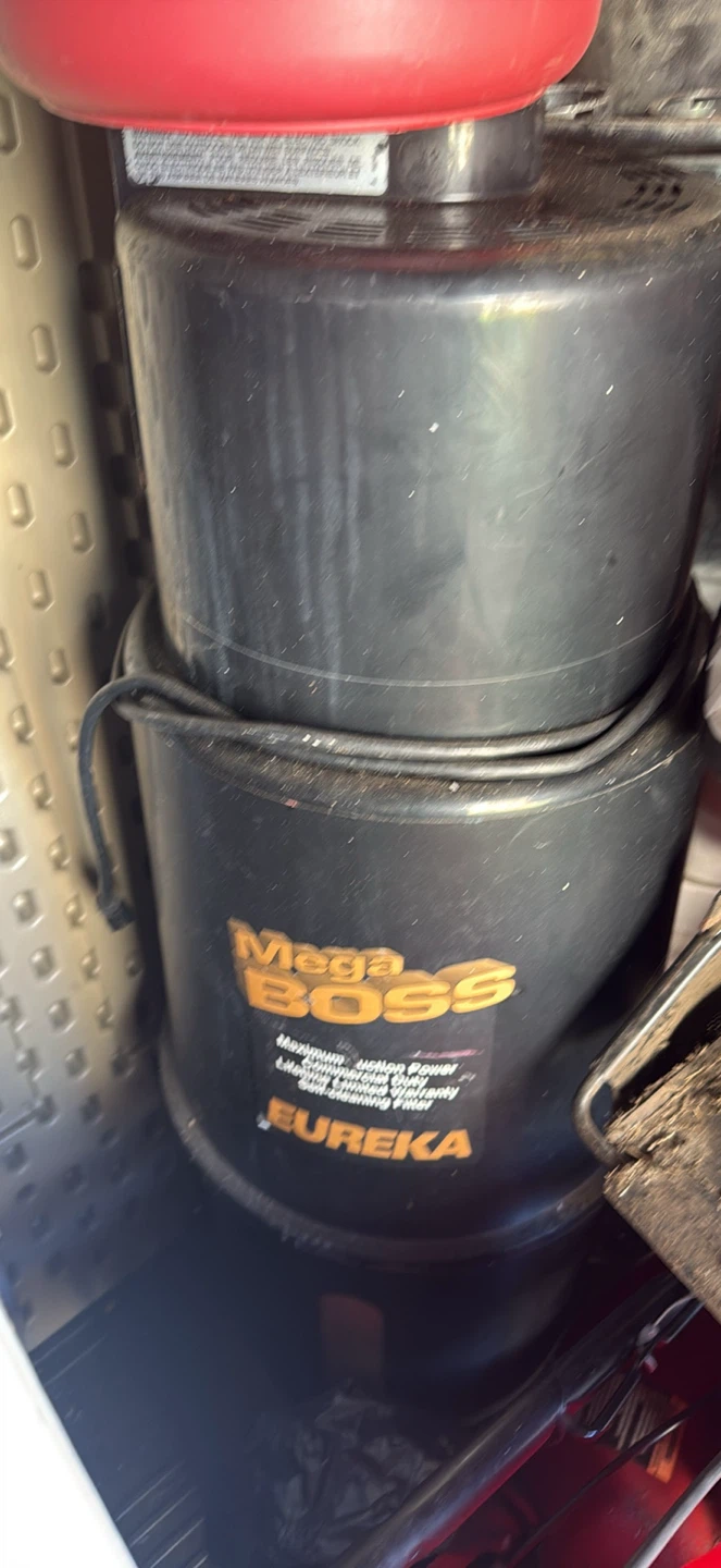 Eureka Mega Boss Vacuum Cleaner - photo 2