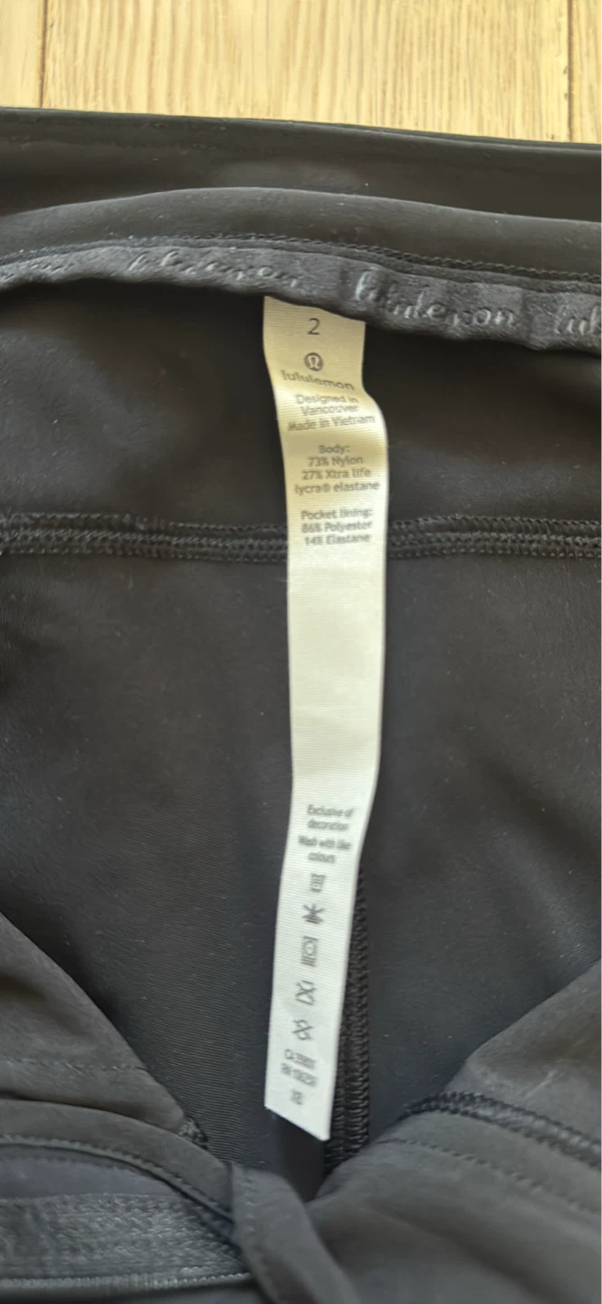 Lululemon Black Pants Size 2 - photo 2