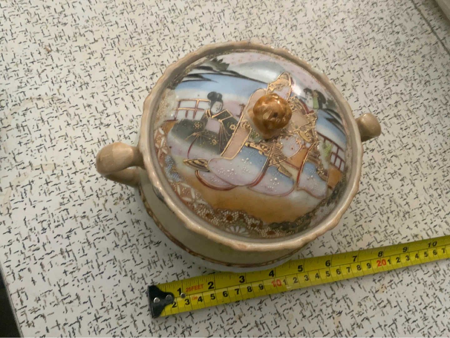 Decorative Lidded Bowl with Asian Scene Design