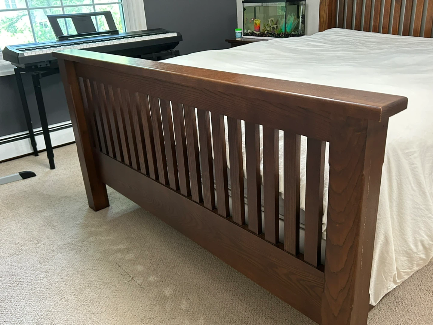 Queen size bed frame and 2 nightstands - photo 4