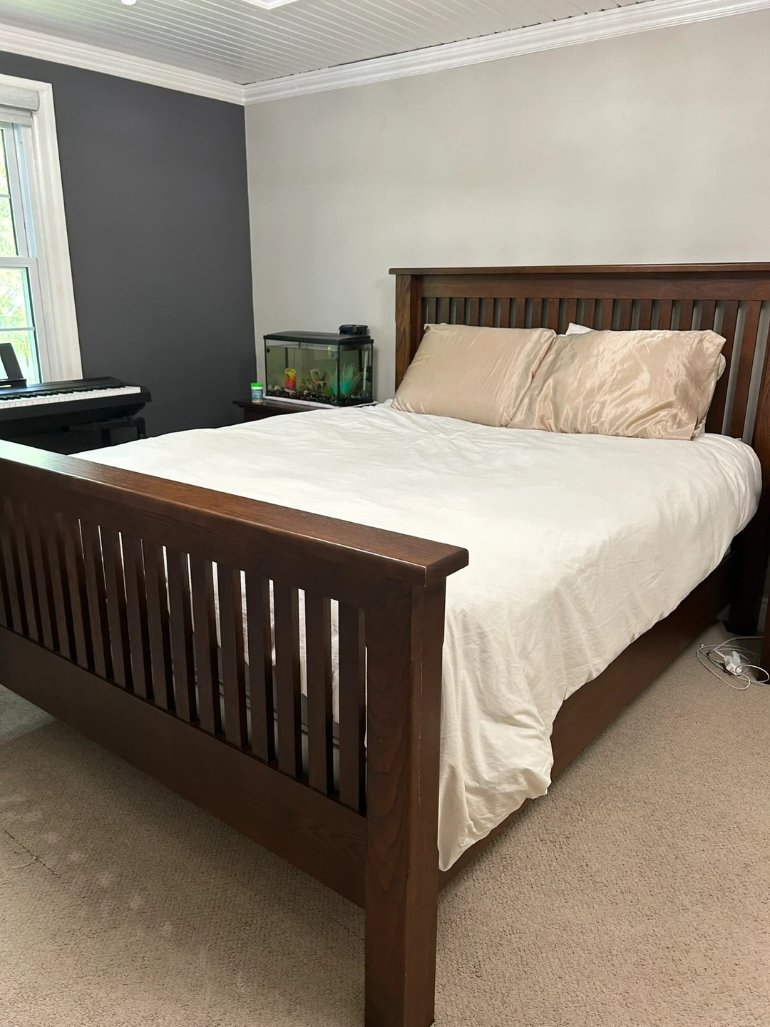 Queen size bed frame and 2 nightstands - photo 2
