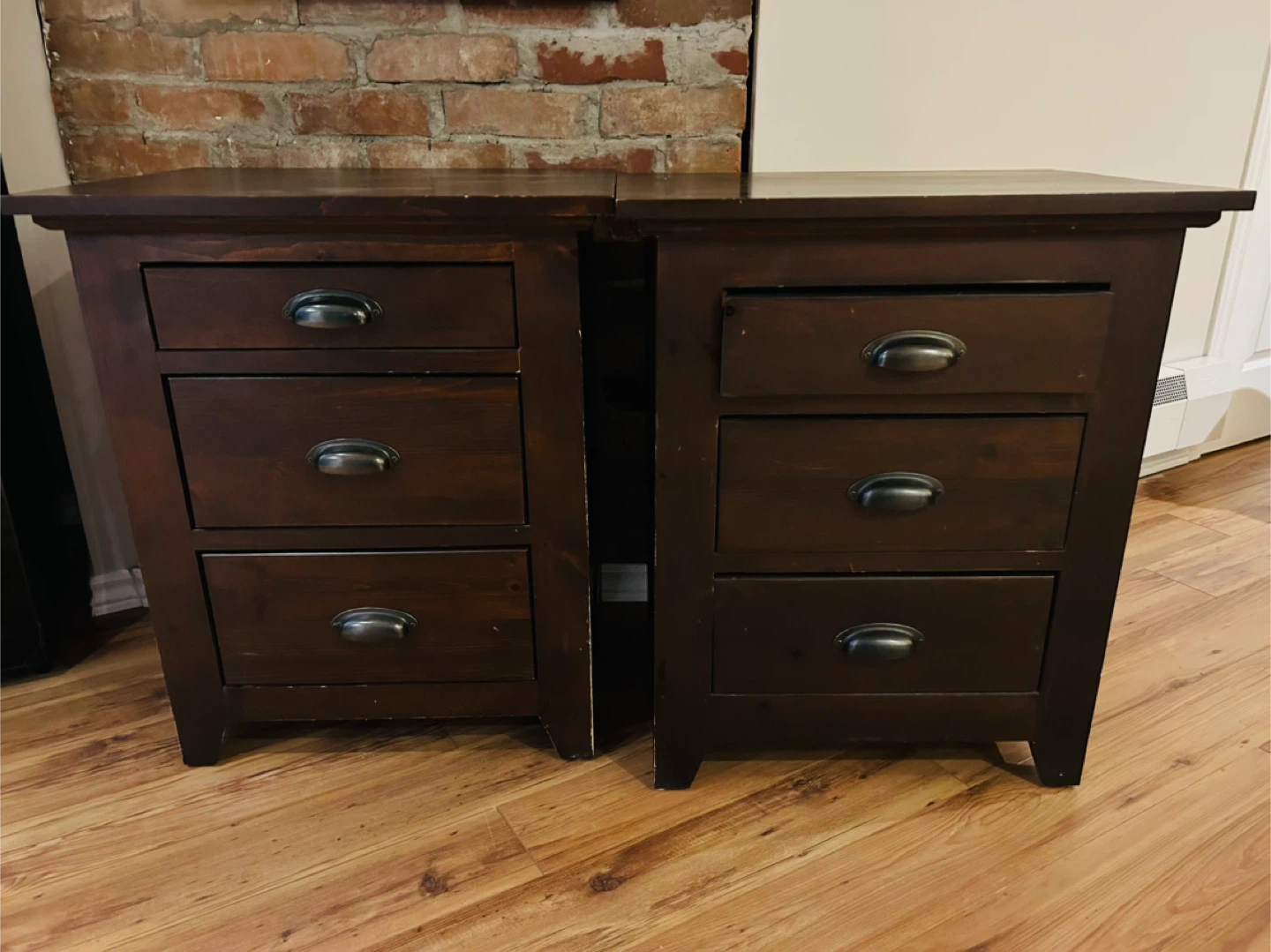 Queen size bed frame and 2 nightstands - photo 5