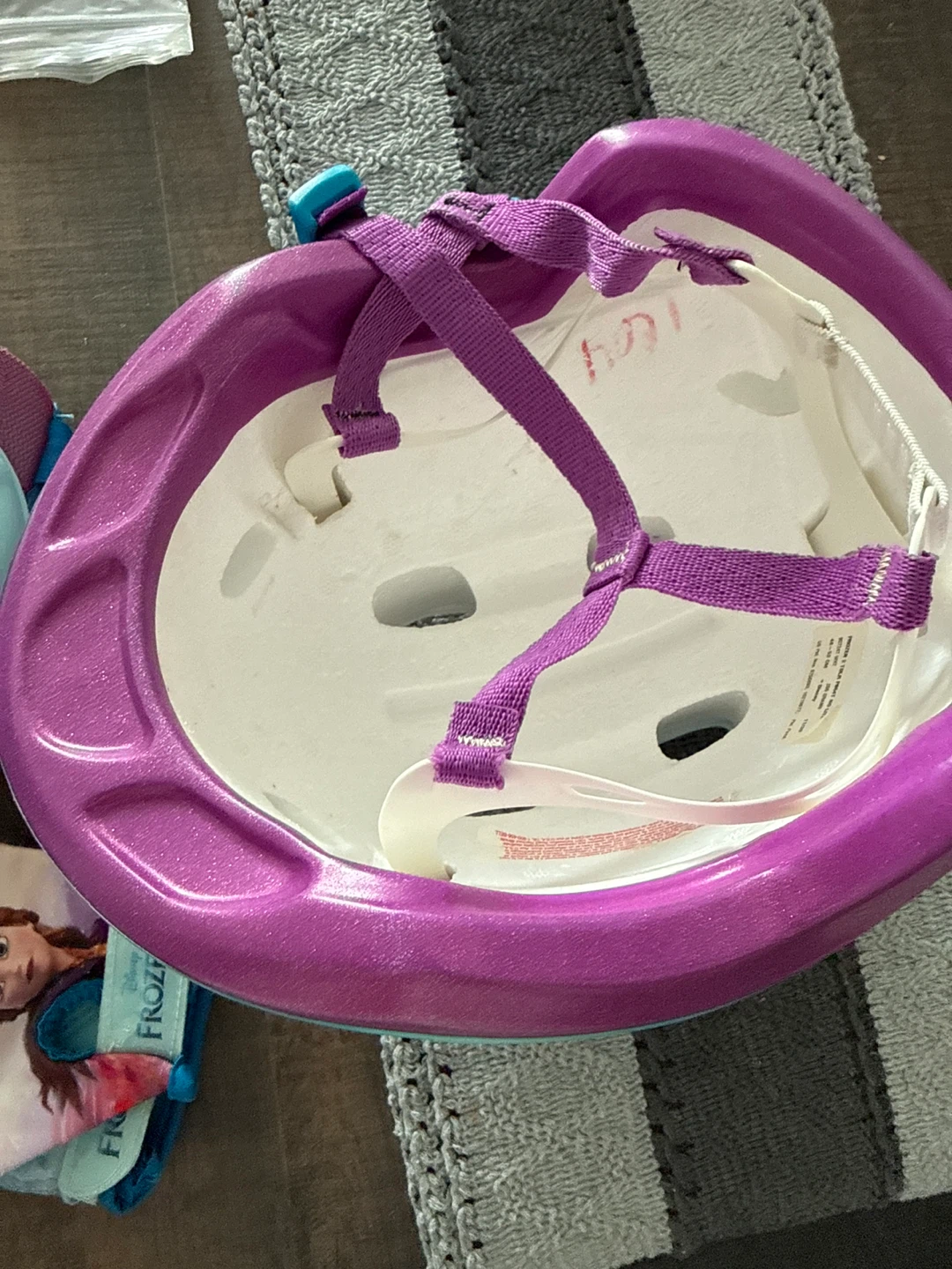 Disney Frozen Kids Helmet and Pad Set - photo 2