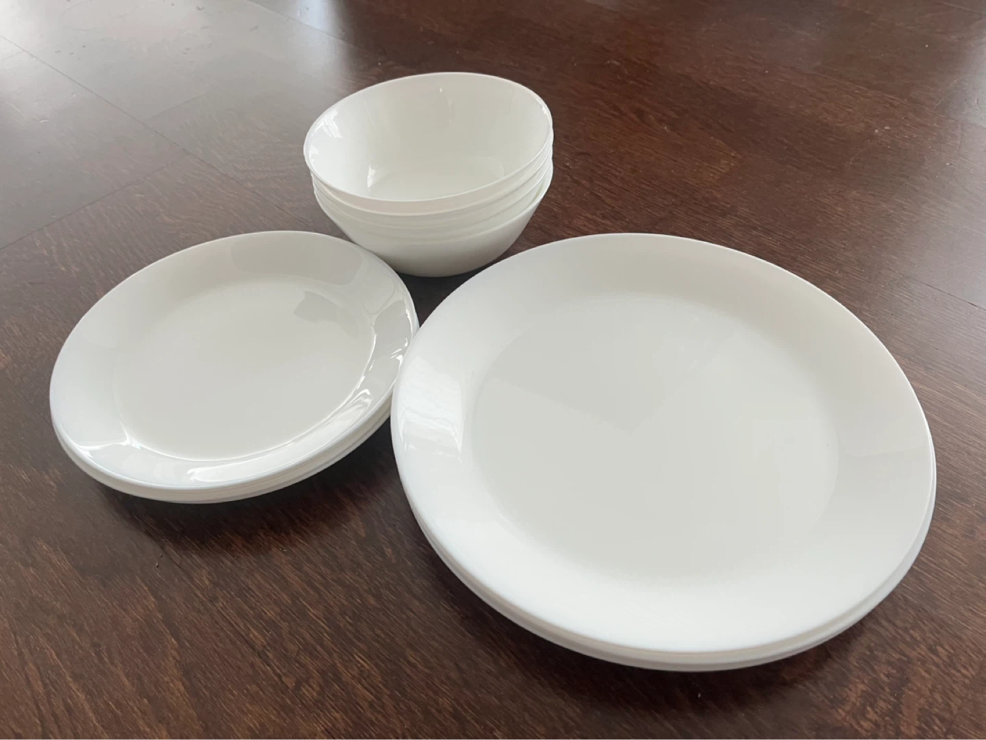 Dinnerware and Cutlery Set
