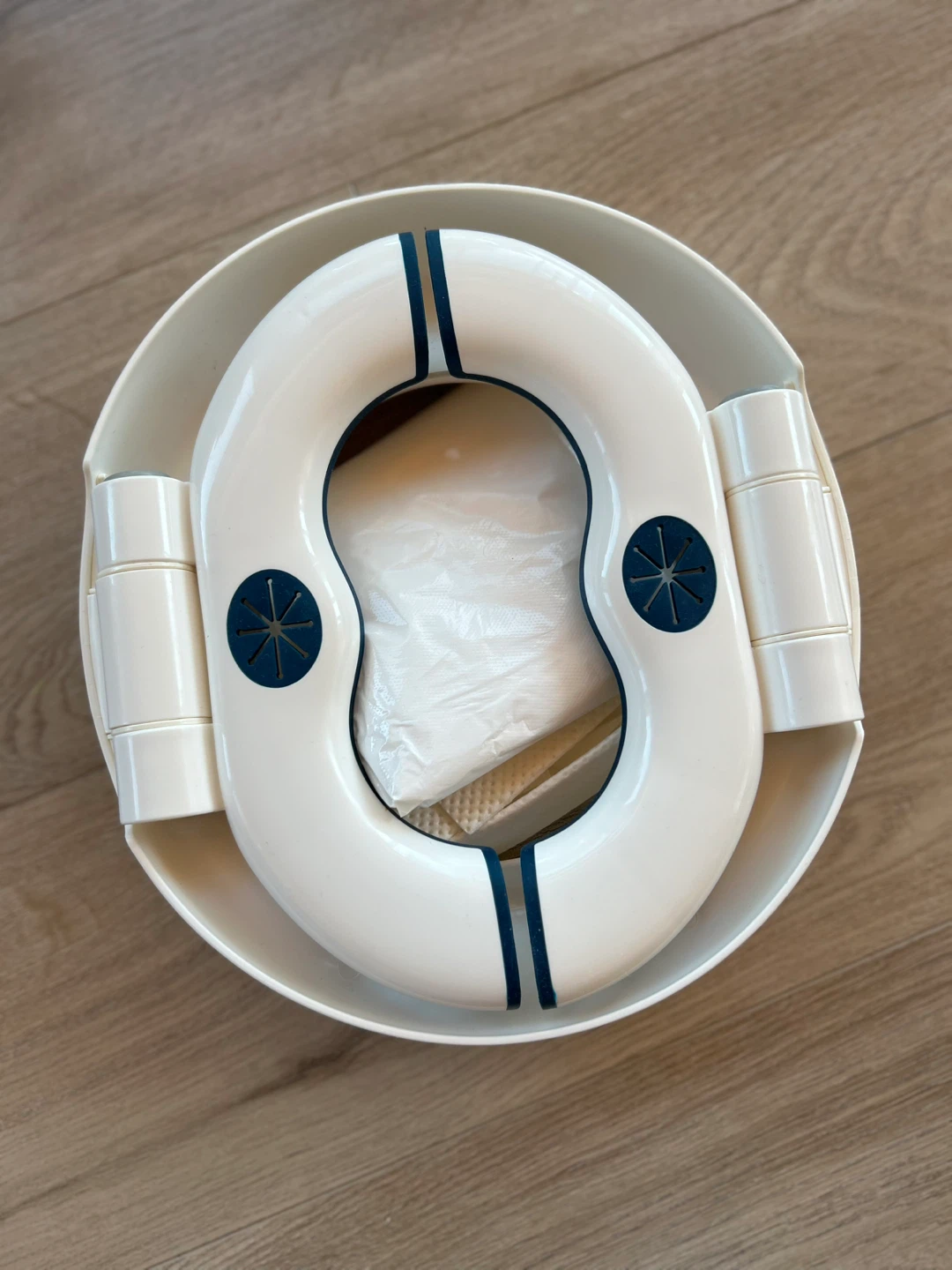 OXO Tot On the Go Potty (+ Free Ikea toilet seat) - photo 3