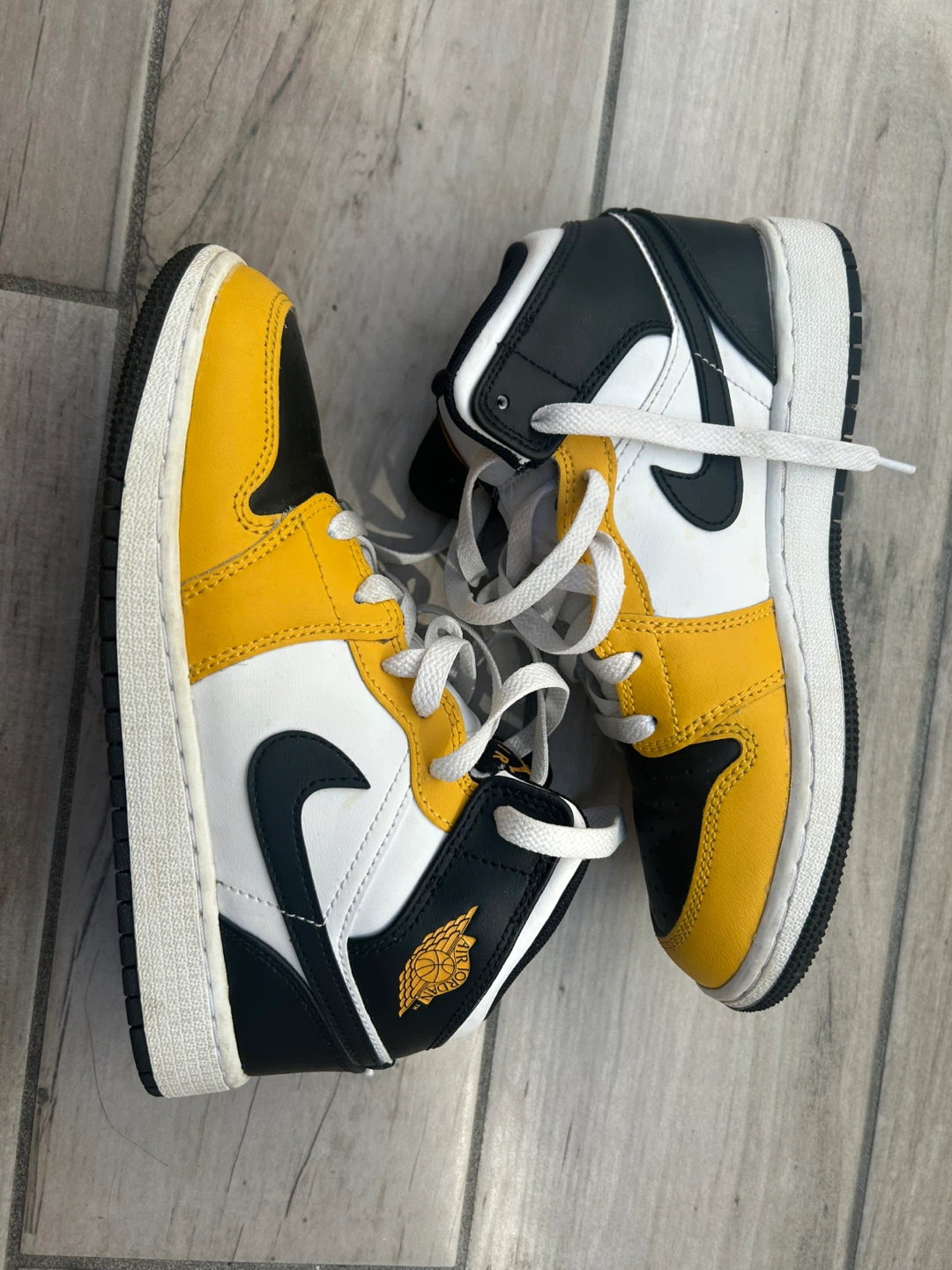 Air Jordan 1 Mid Yellow Ochre GS (size 4Y) - photo 3