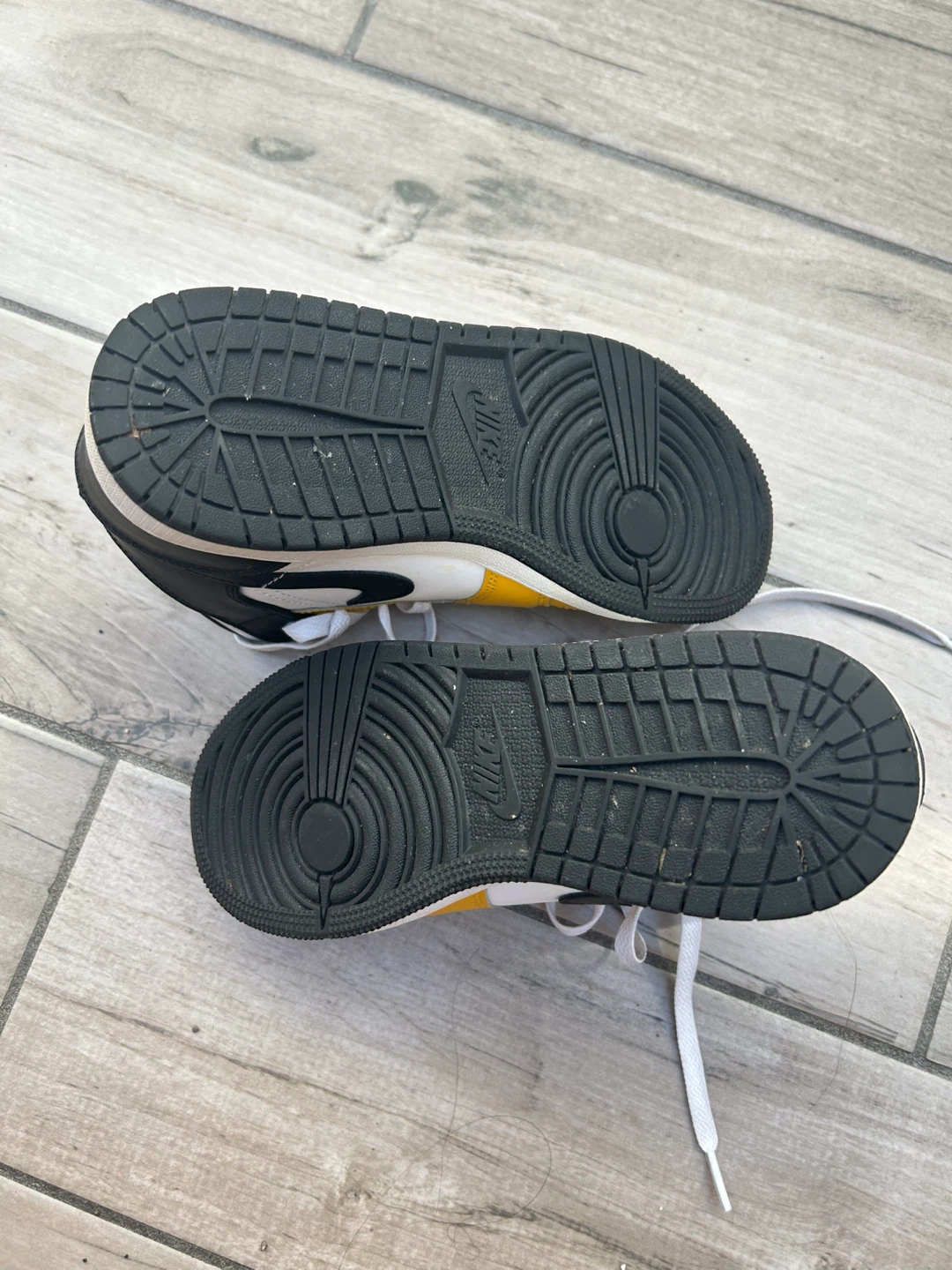 Air Jordan 1 Mid Yellow Ochre GS (size 4Y) - photo 5