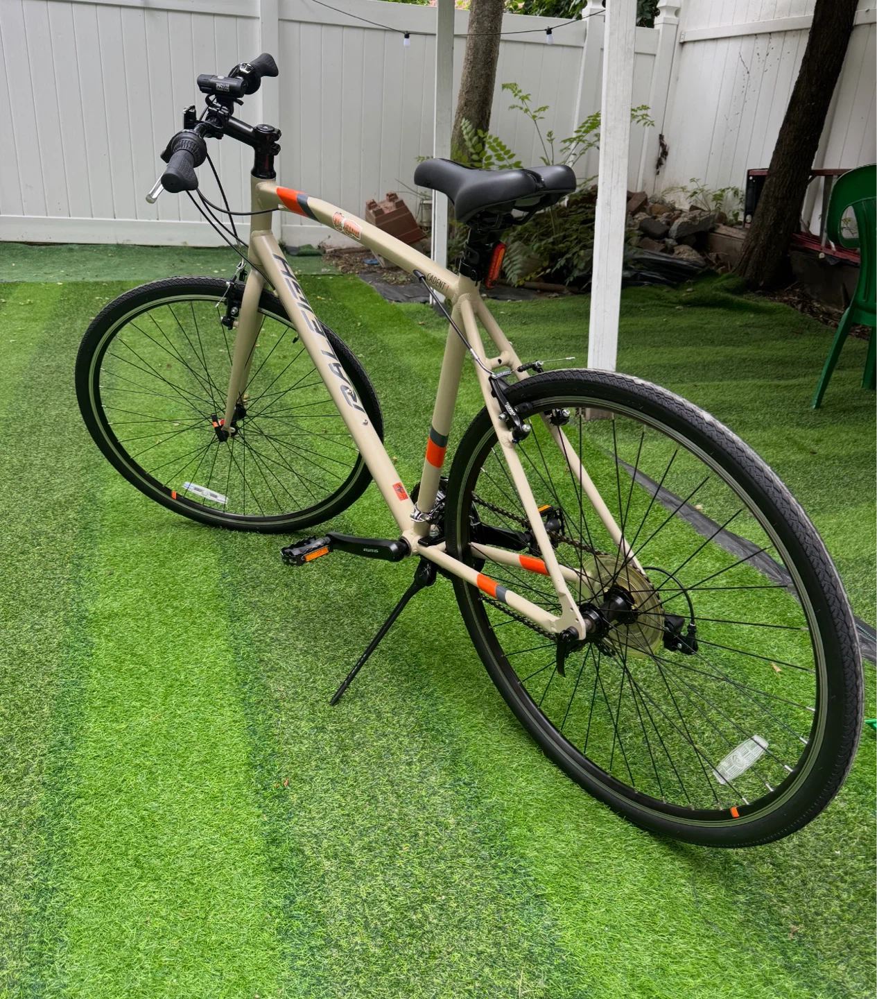 Raleigh Cadent 1 Hybrid Bike