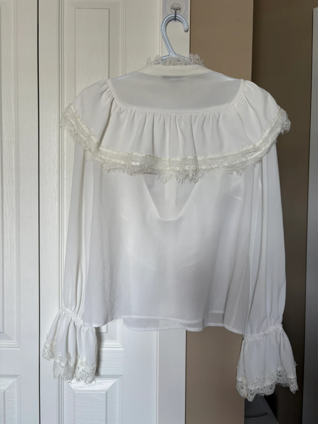 White Lace Trim Floral Blouse - Size Medium - photo 2