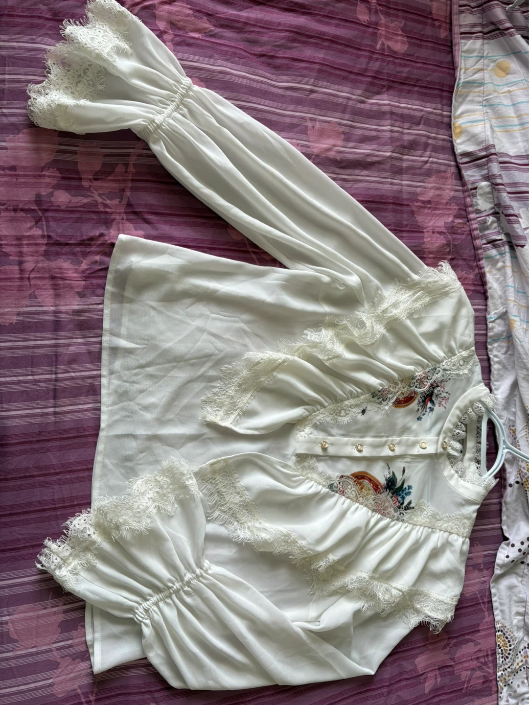 White Lace Trim Floral Blouse - Size Medium - photo 4