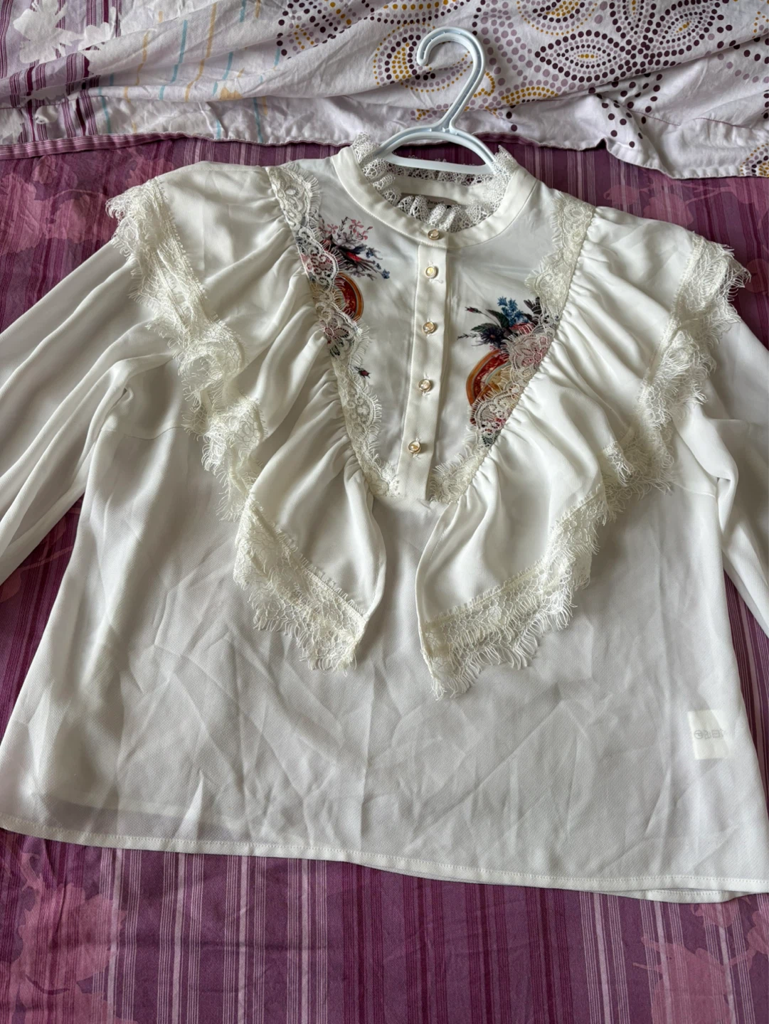 White Lace Trim Floral Blouse - Size Medium - photo 3