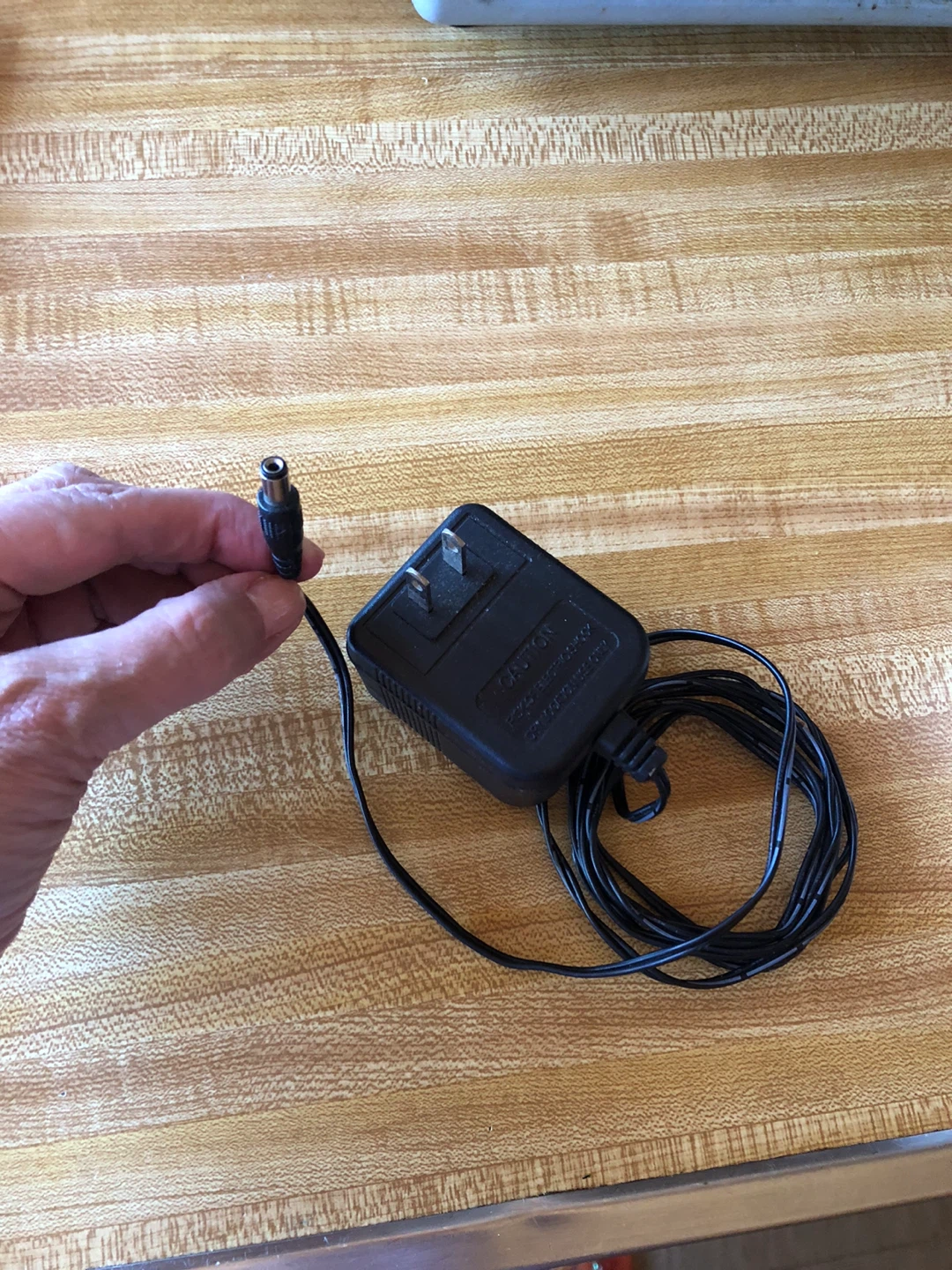 AC Adapter 12V DC 500mA - photo 3