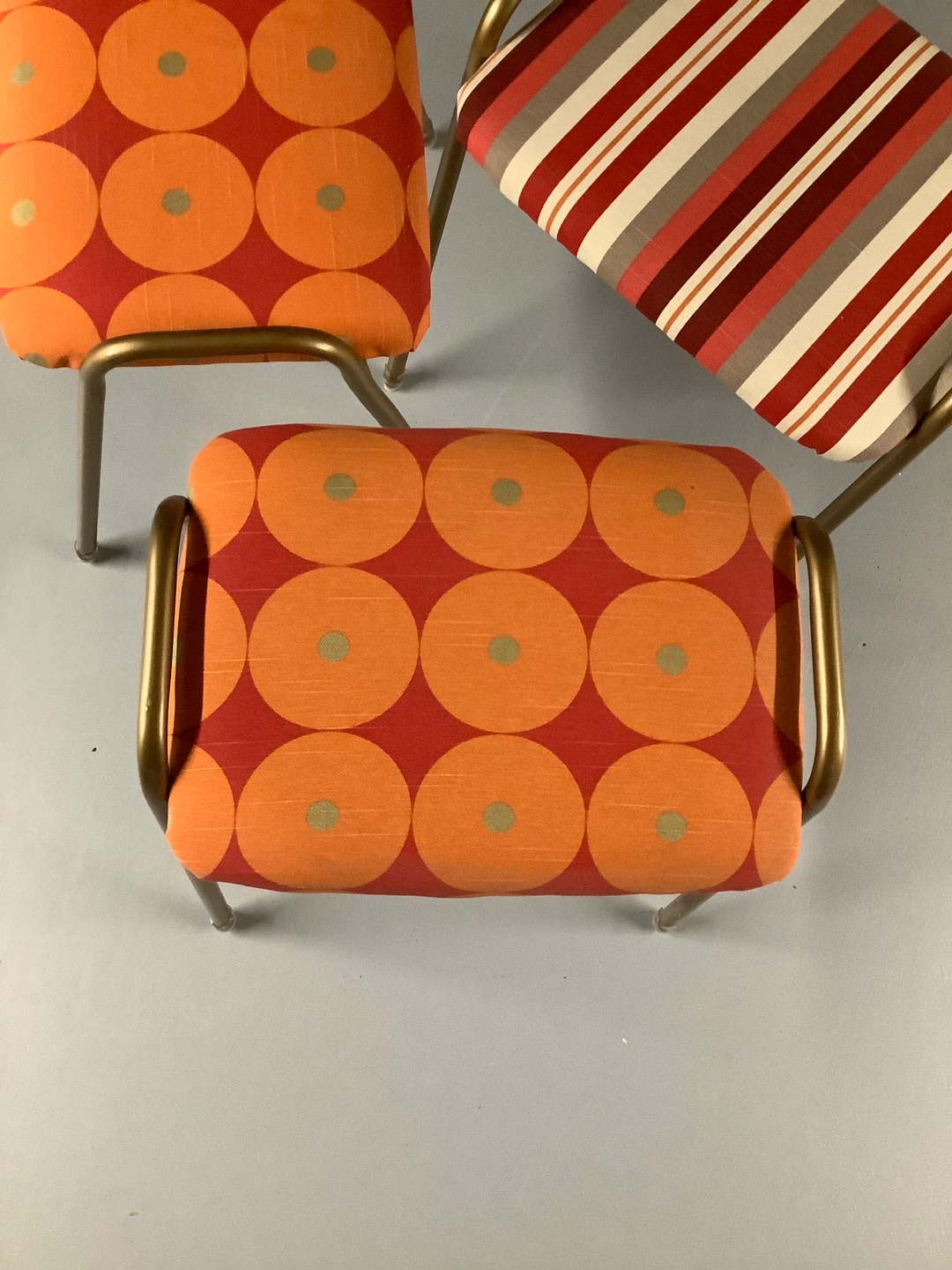 Set of 3 funky mid-century stools - photo 3