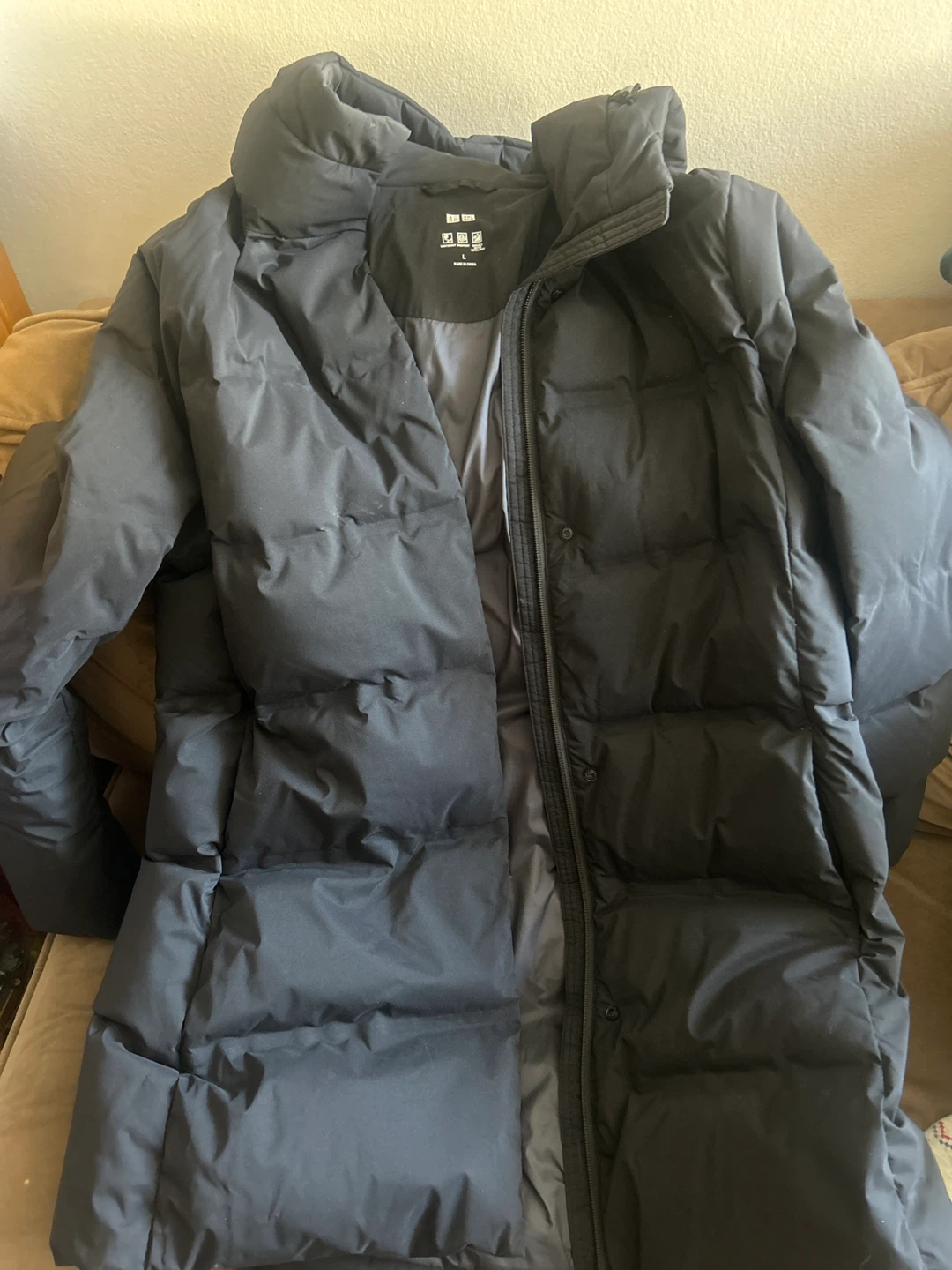 Uniqlo Puffer Jacket - Black, Size L