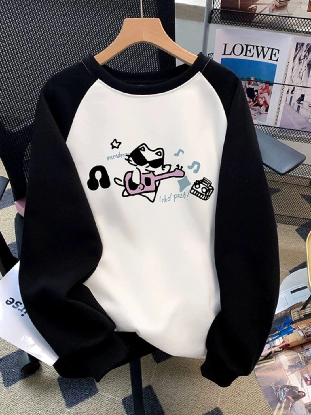 Graphic Crewneck Sweatshirt