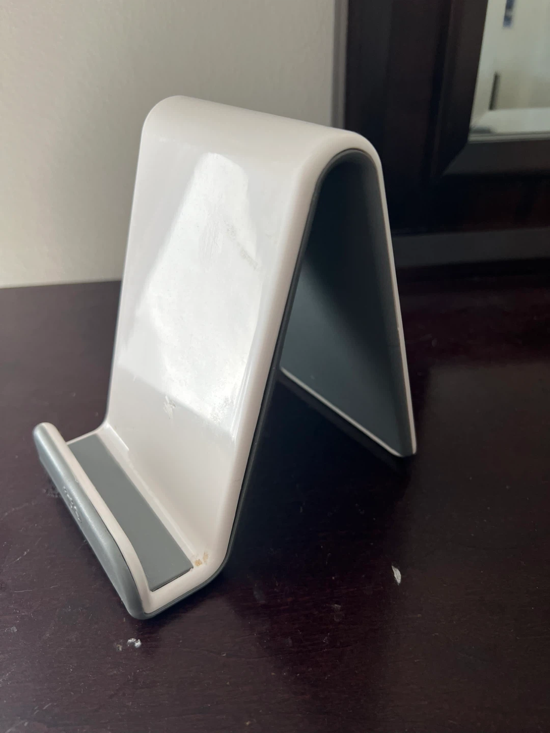 Joie White and Grey Phone Stand - photo 2