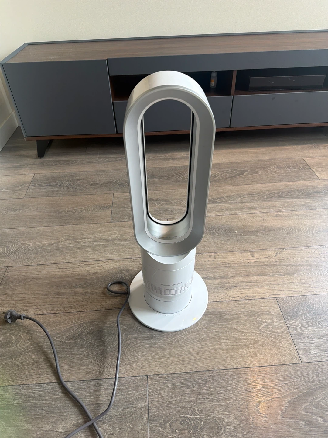 Dyson Fan + heater From France ( need voltage converter ) - photo 2