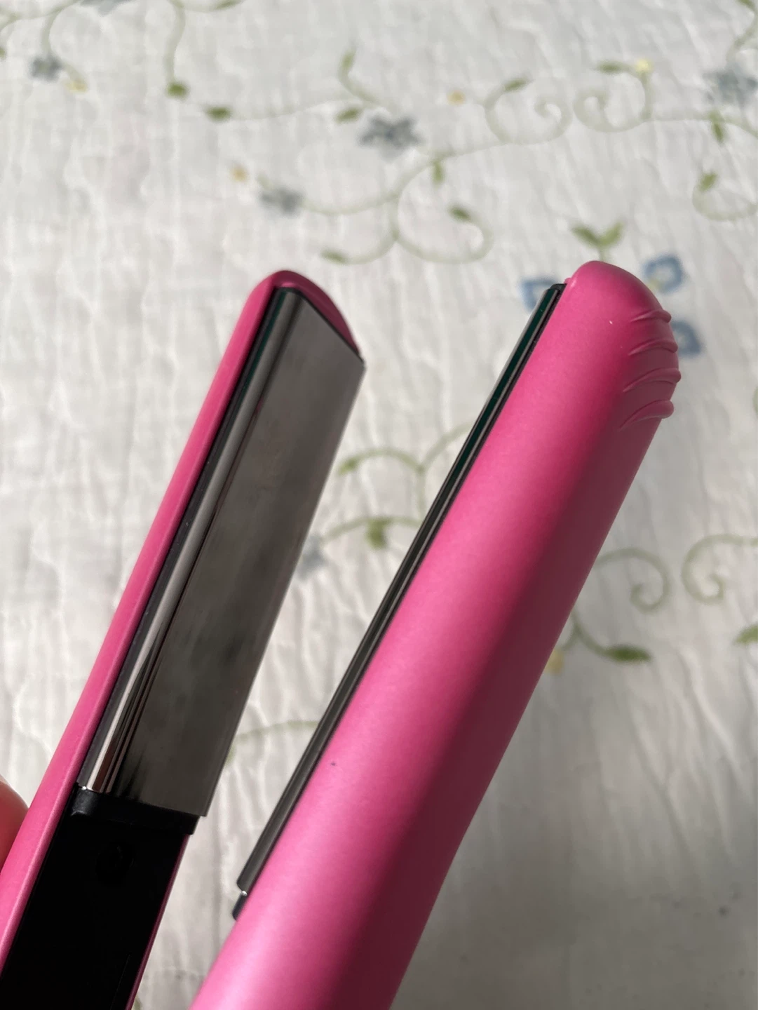 Revlon Pink Hair Straightener - photo 3