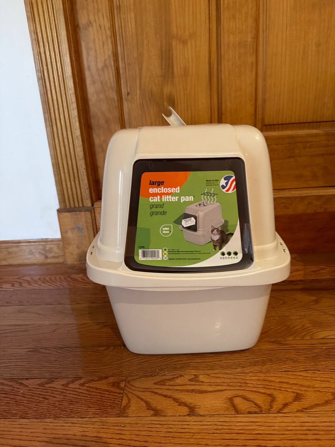 Vanness Large Enclosed Cat Litter Pan