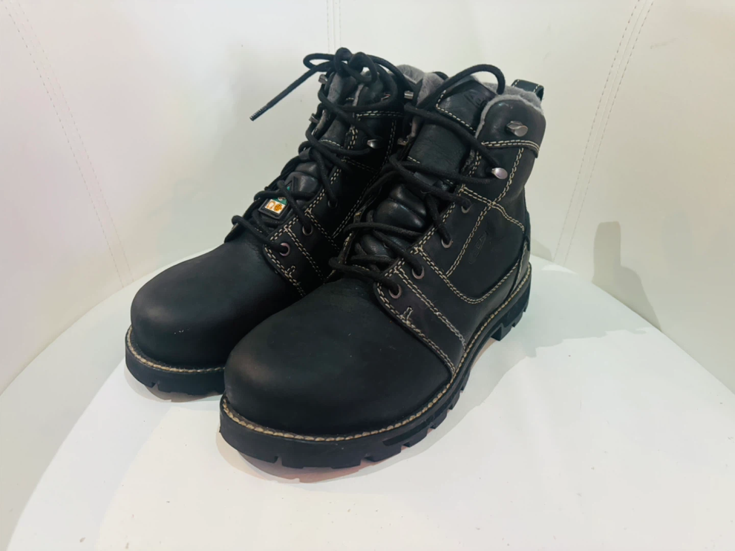 KEENwomen’s  steal toe boots size 8 - photo 2