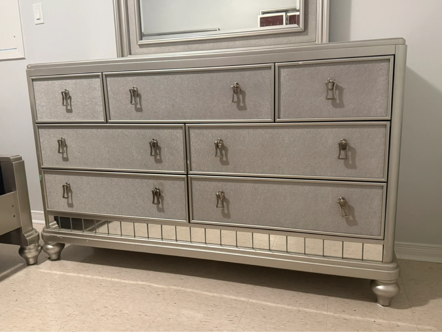 Dresser & Mirror Set – Jewelry Storage - photo 2