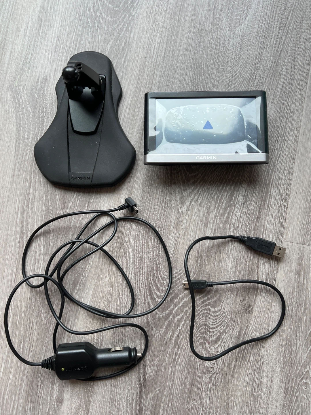 Garmin GPS Navigation Device with Accessories