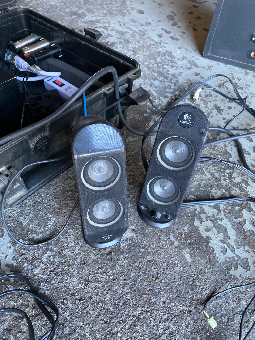 Fancy Speaker System with Portable Case - photo 2