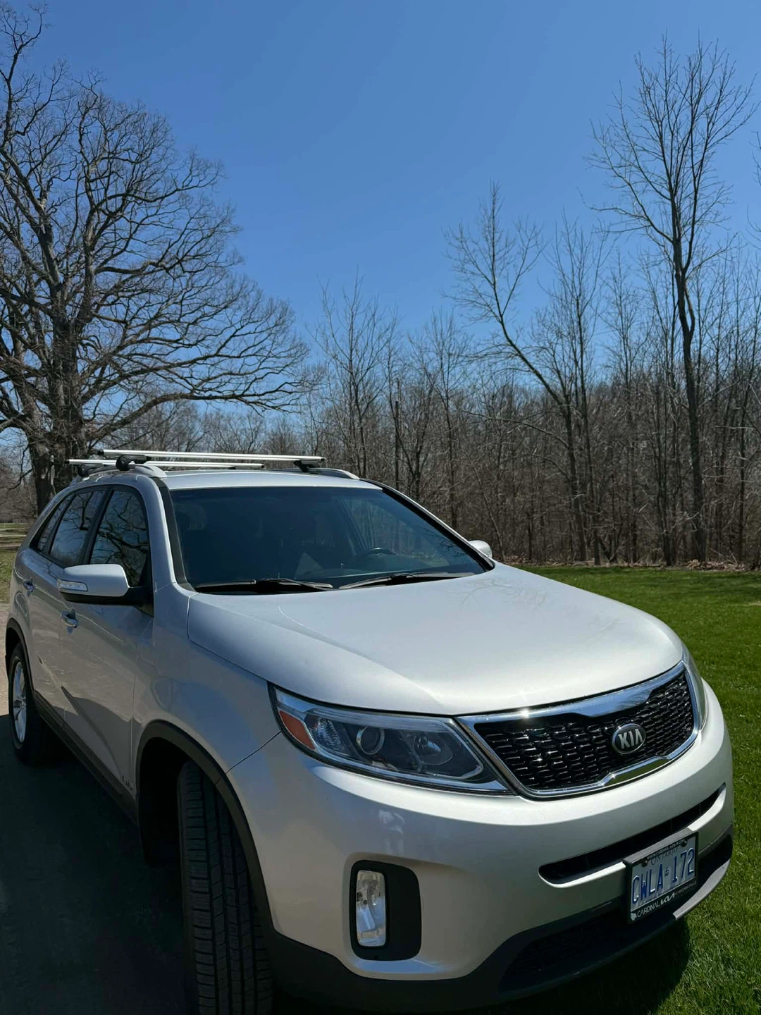 Silver Kia Sorento - photo 4