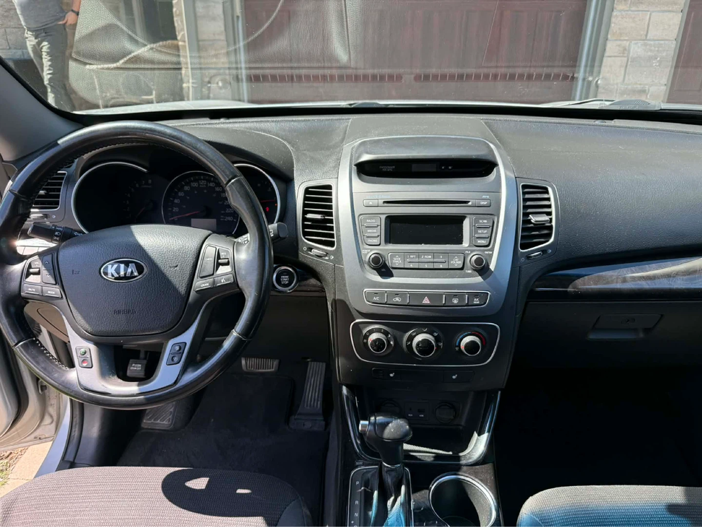 Silver Kia Sorento - photo 5