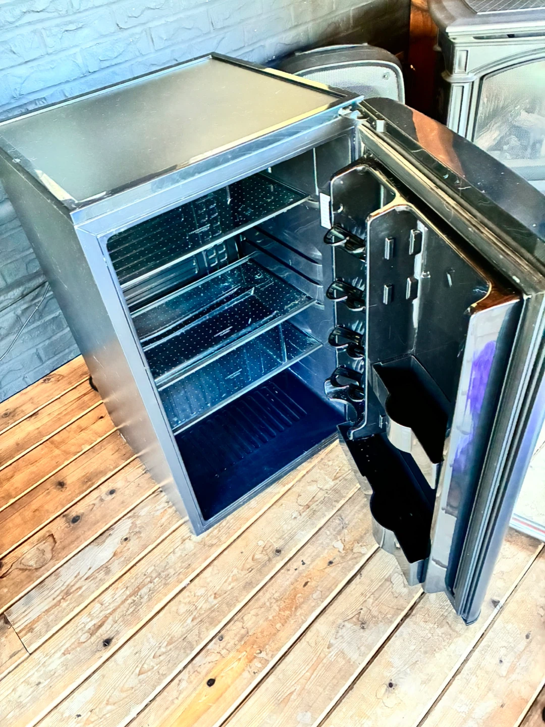 Danby Mini Fridge - photo 3