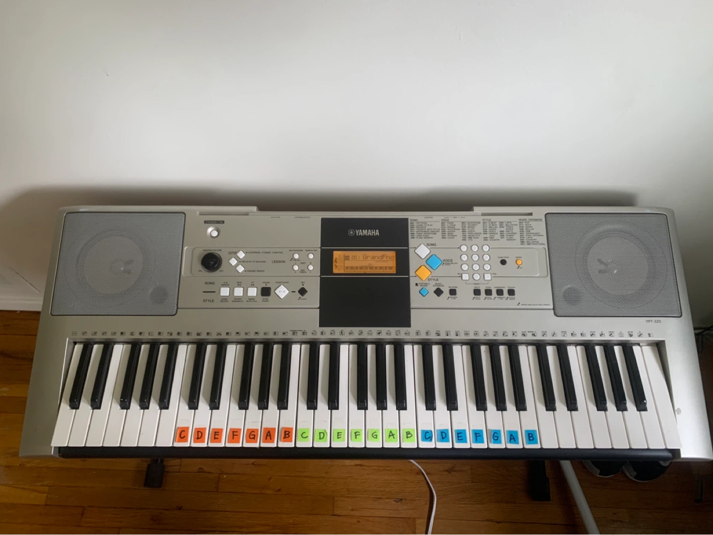 Yamaha YPT-320 Portable Keyboard