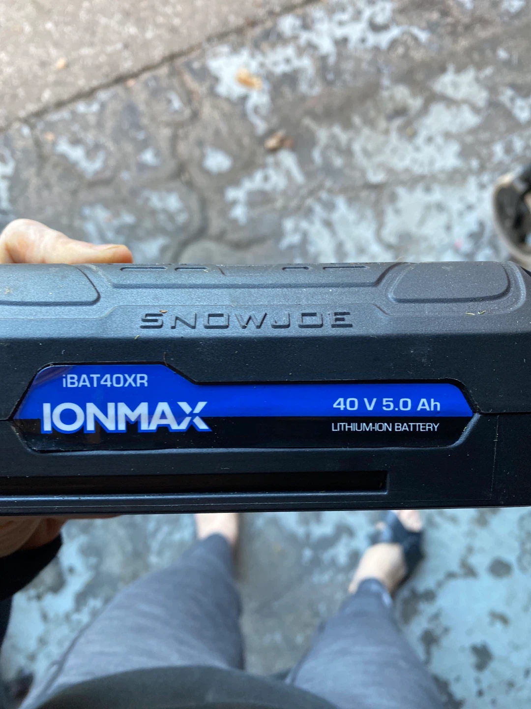 Snow Joe 40V Lithium-Ion Dual Port Charger - photo 4