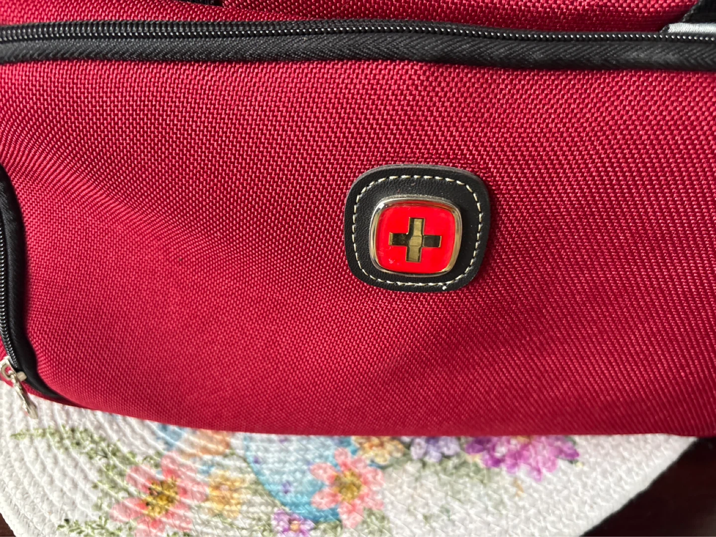 Red Swiss Gear Duffle Bag - photo 5