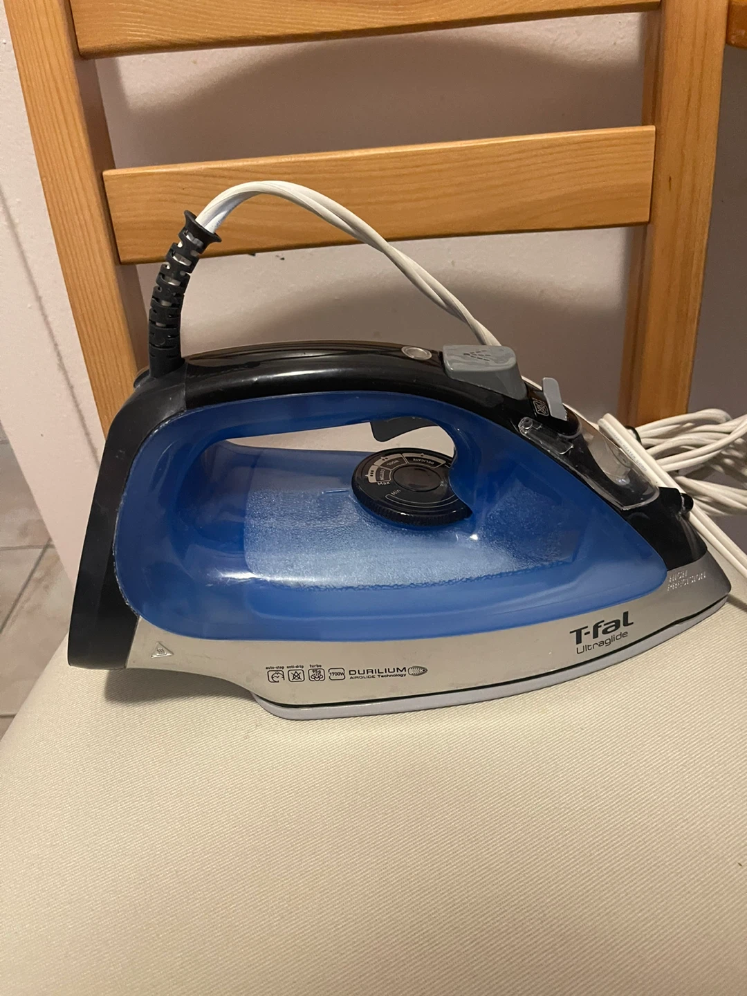 T-fal Ultraglide Steam Iron - photo 3