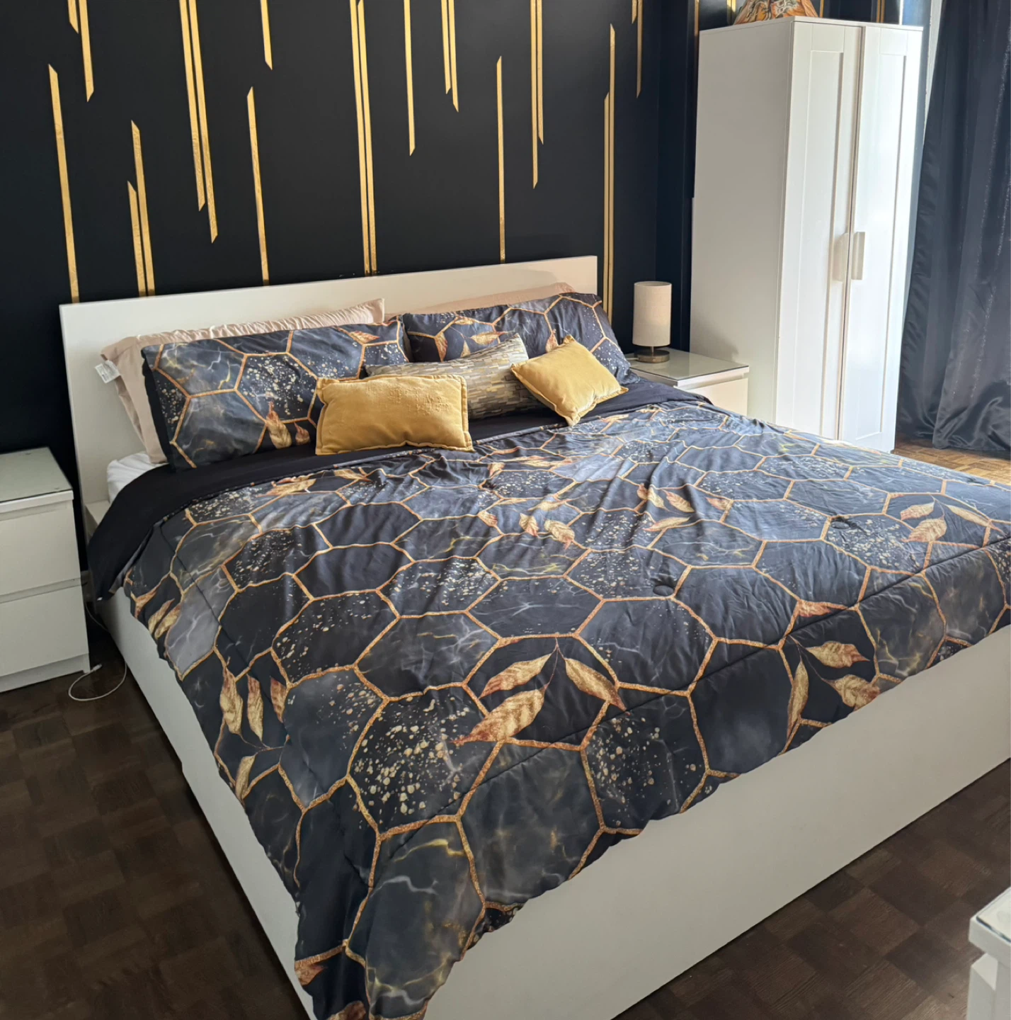 IKEA MALM king bedroom set - photo 3