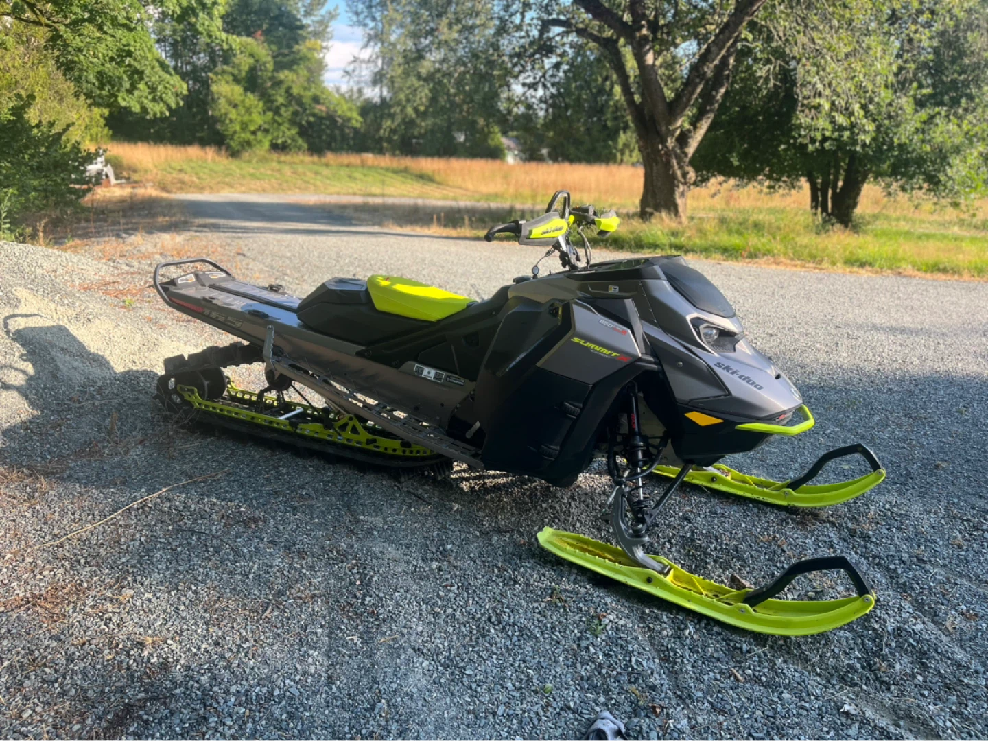 Ski-Doo Summit 850 E-TEC Snowmobile - photo 2