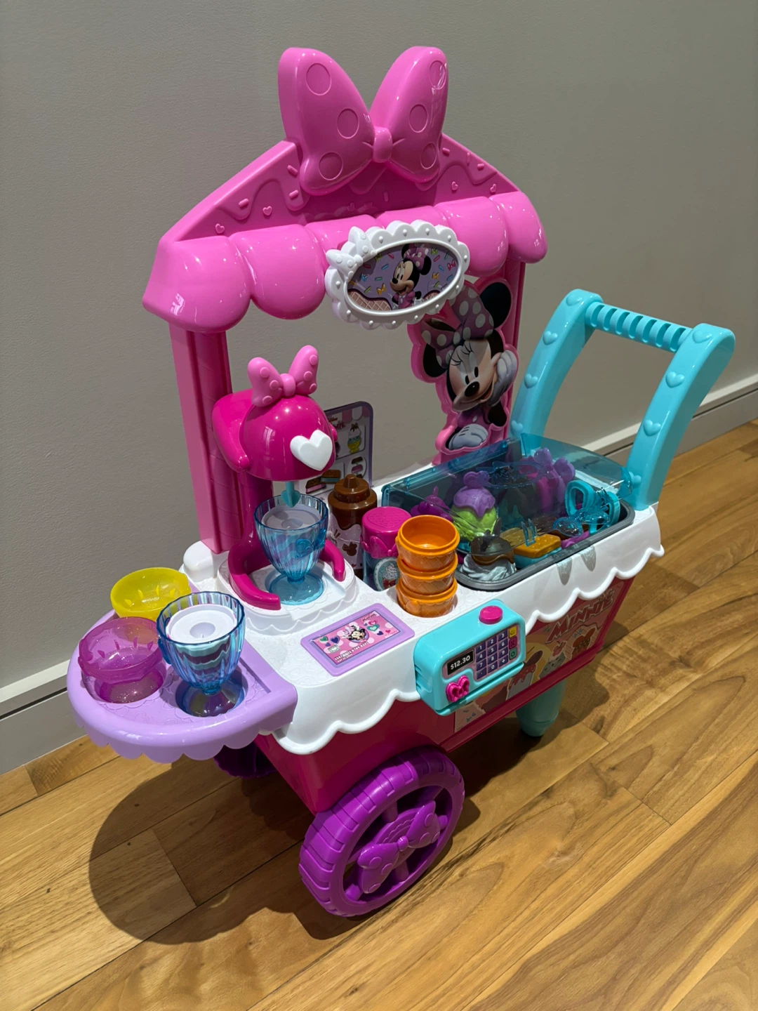 Minnie Mouse Ice Cream Cart Toy – with Sounds & Moving Parts - photo 3
