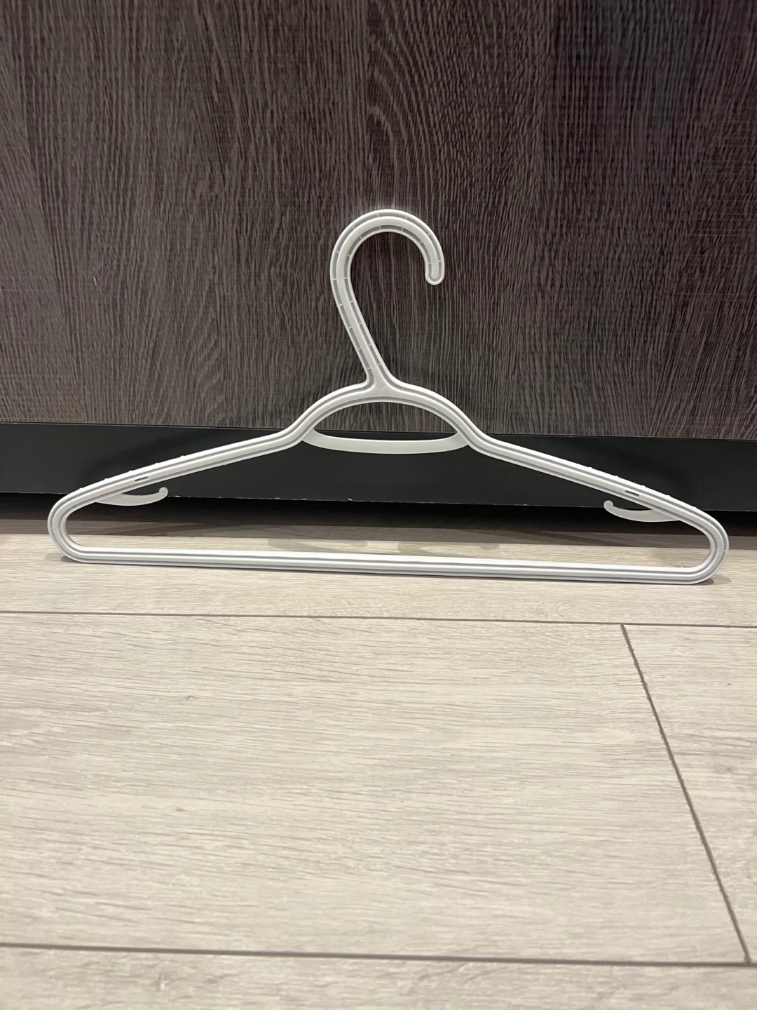 45 pieces White Clothes Hangers - photo 2