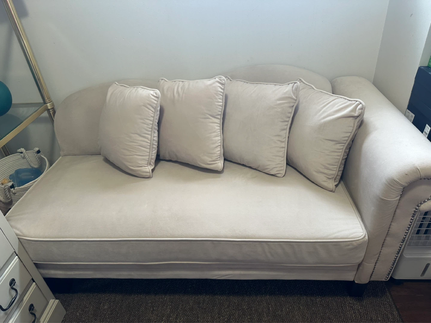 Beige Velvet Chaise Lounge with 4 Pillows