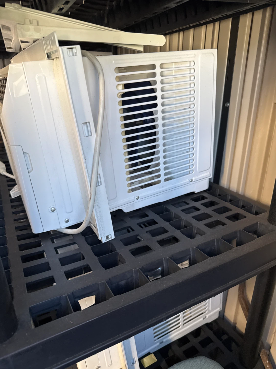 Hisense Window Air Conditioner - photo 2