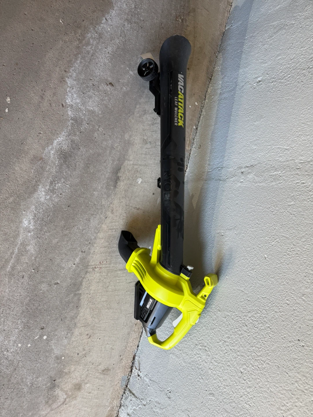 Ryobi 14-inch Cordless Chainsaw