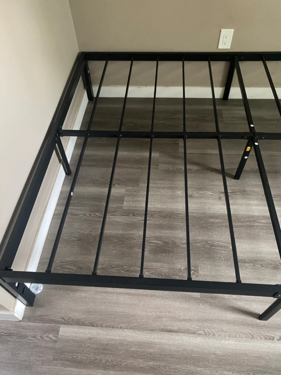 14inch Queen Black Metal Bed Frame - photo 4