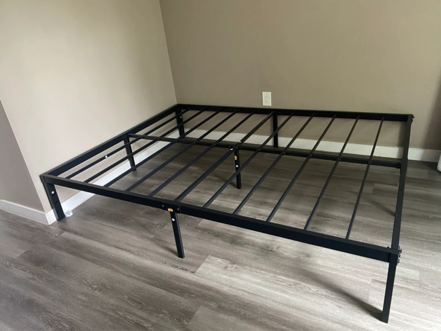 14inch Queen Black Metal Bed Frame