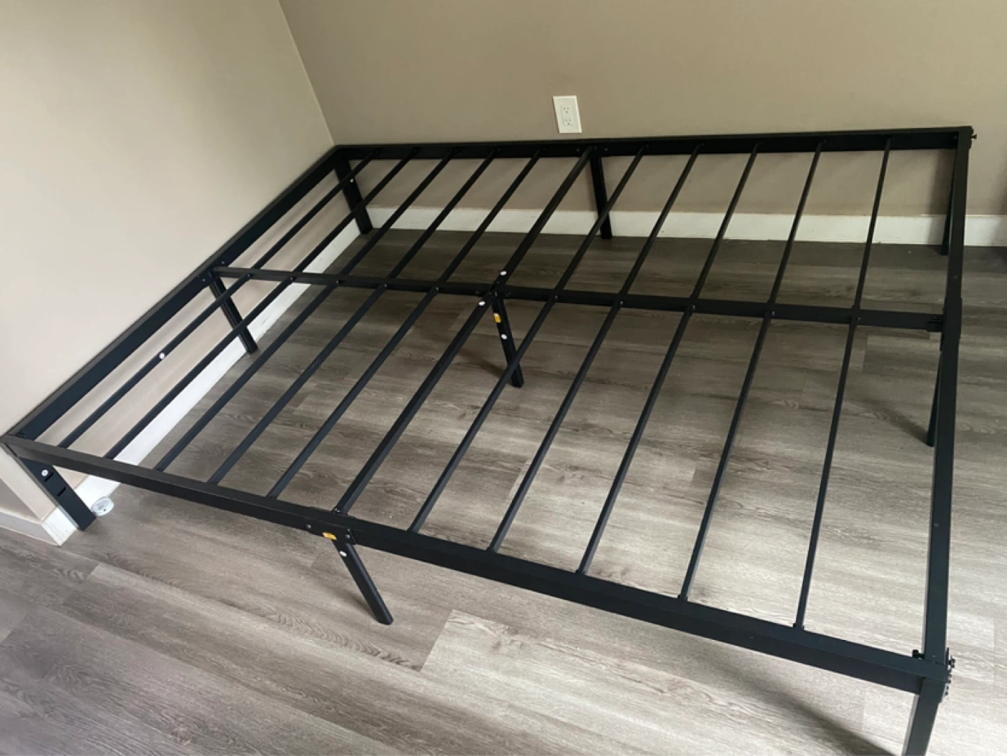14inch Queen Black Metal Bed Frame - photo 3