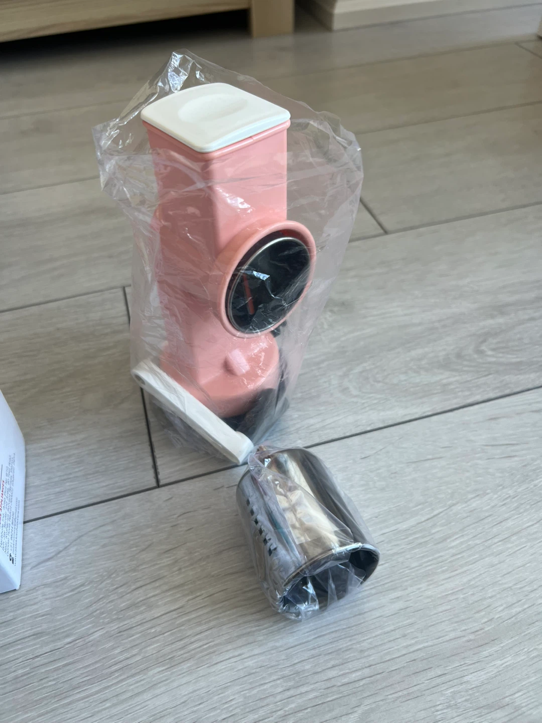 Grater with Vacuum Base - photo 2