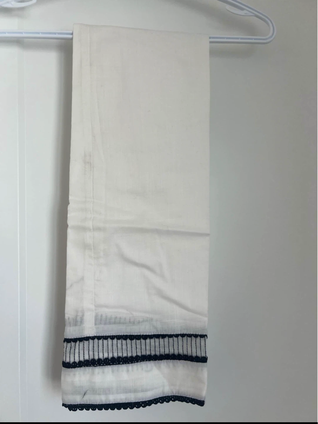 White Kurta with Black Embroidery & Dupatta - photo 2