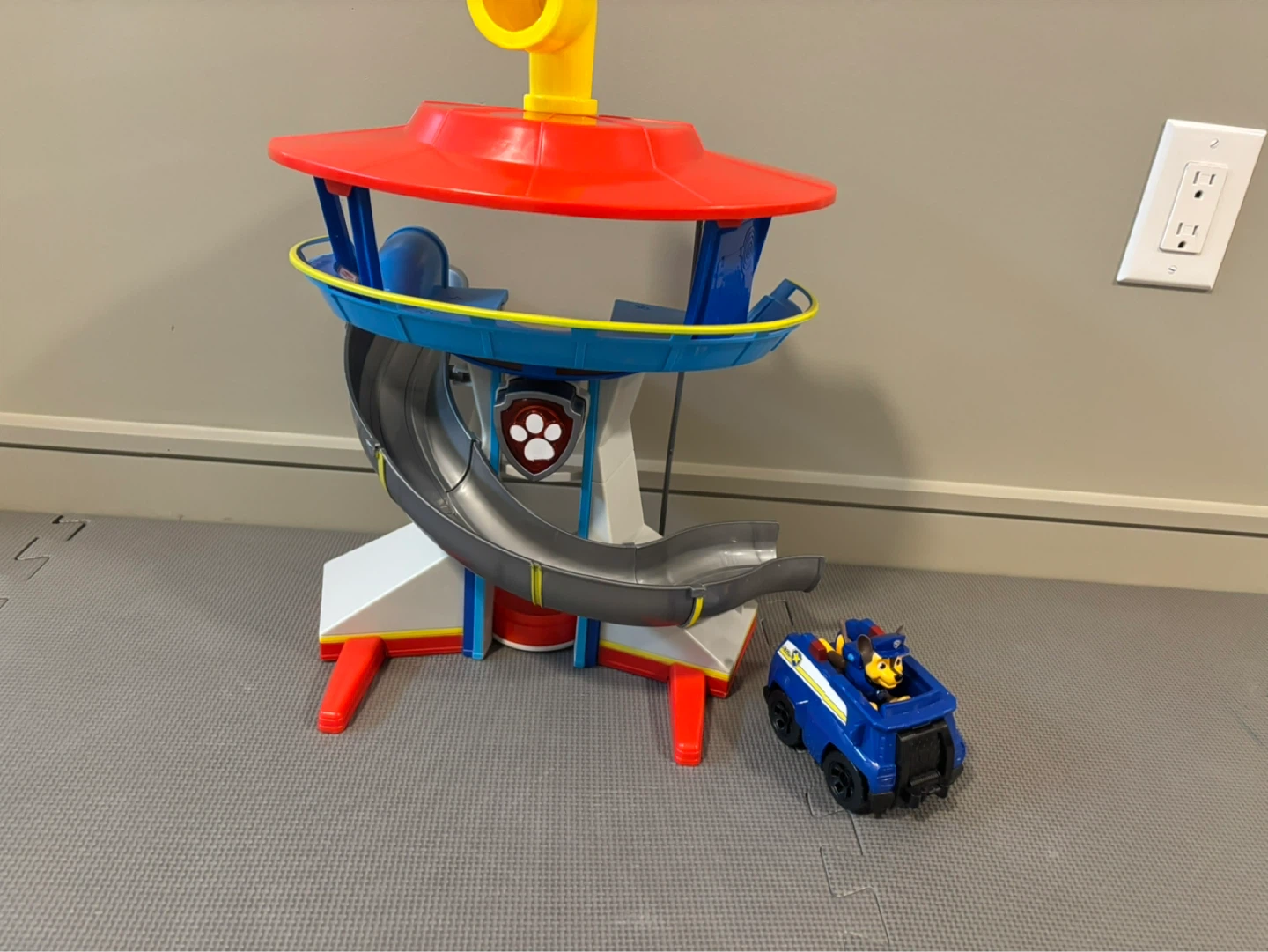 Paw Patrol Lookout Tower and Playset