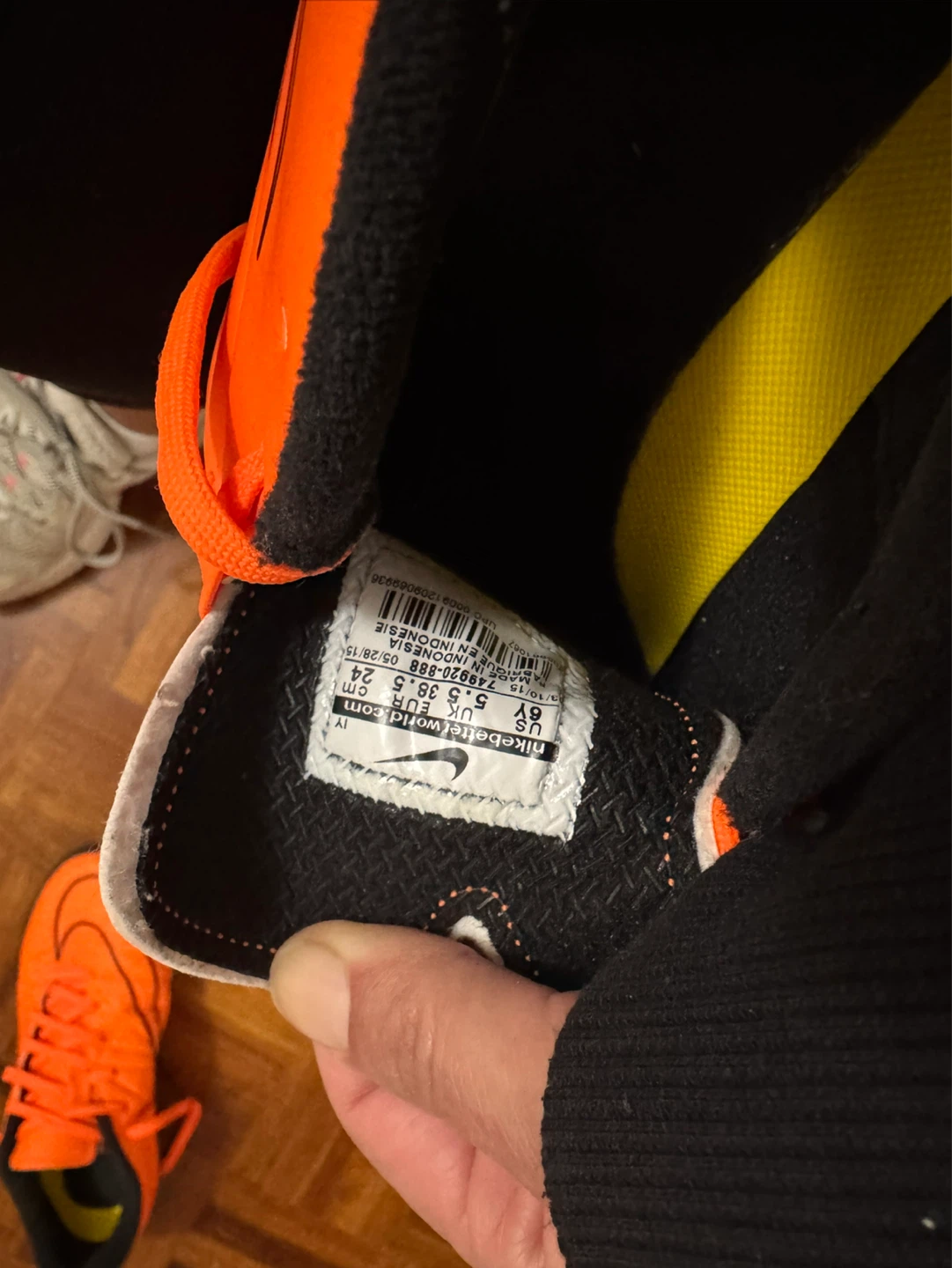 Nike Youth Soccer Cleats -  Size 6Y - Brand new - photo 3