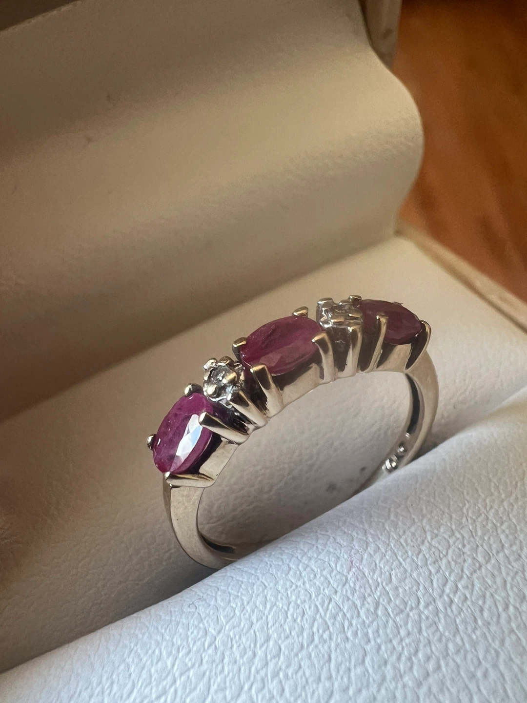 10 k Gold Ring with Rubies and Diamonds - photo 3