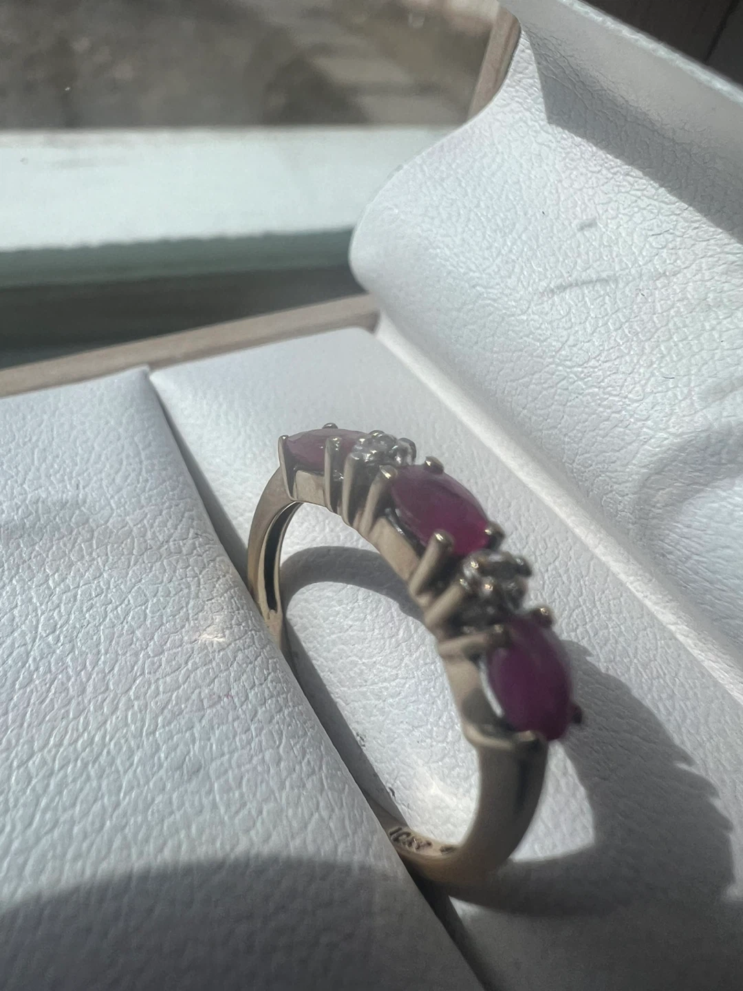 10 k Gold Ring with Rubies and Diamonds - photo 4